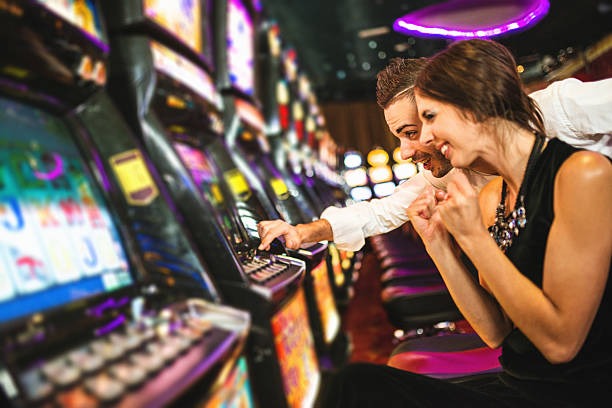 Live dealer draw mechanism Live dealer conducting number draw